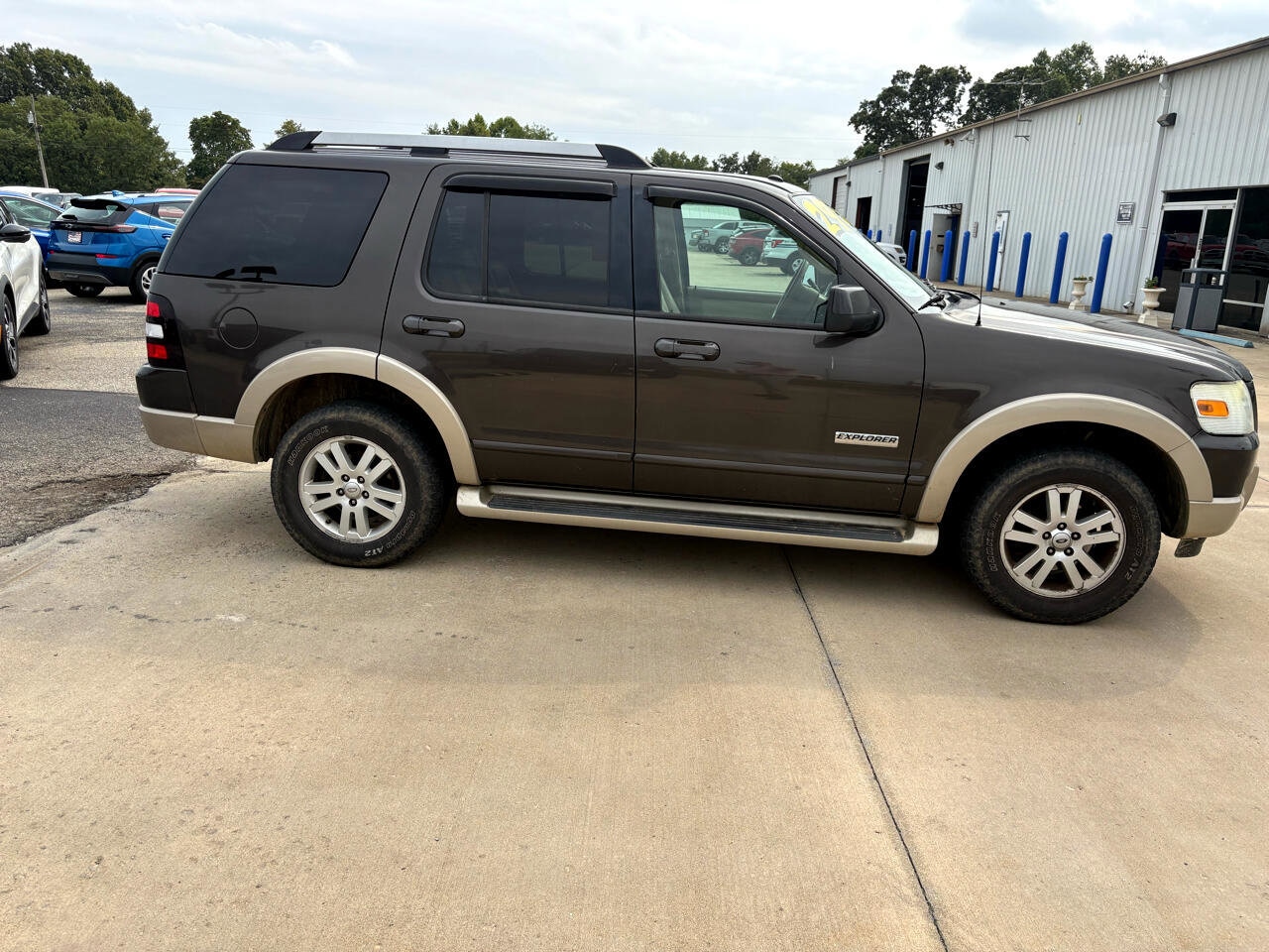Used 2007 Ford Explorer Eddie Bauer with VIN 1FMEU74E17UB30960 for sale in Brandenburg, KY