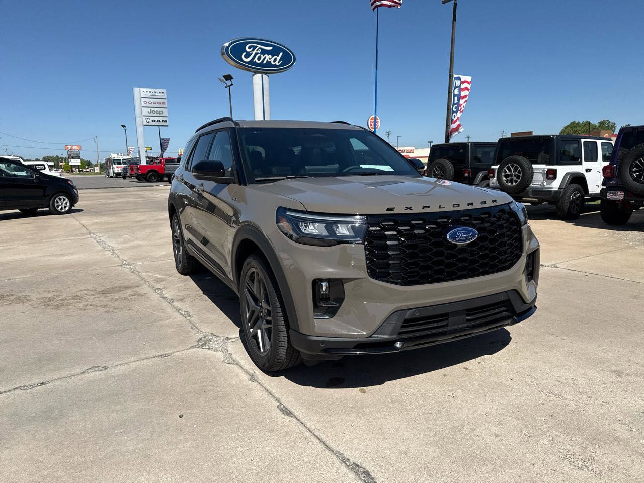 2026 Ford Explorer ST-LINE 4WD's photo