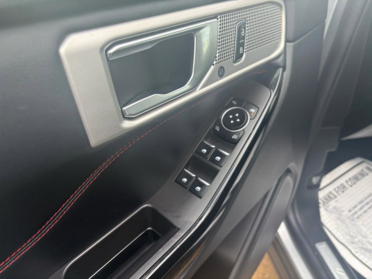 2023 Ford Explorer ST-LINE - Photo 13