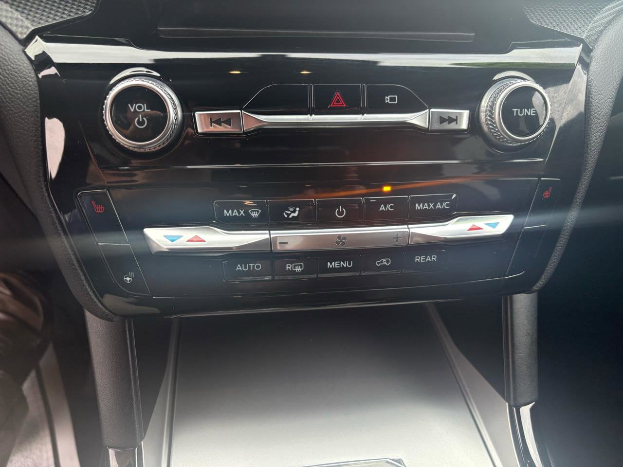 2023 Ford Explorer ST-LINE - Photo 28