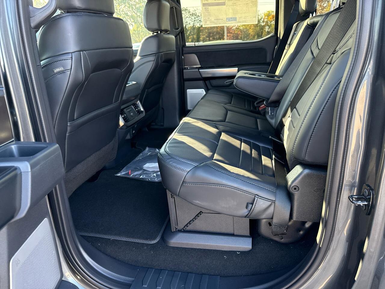 2026 Ford F-350 Super Duty Platinum - Photo 26