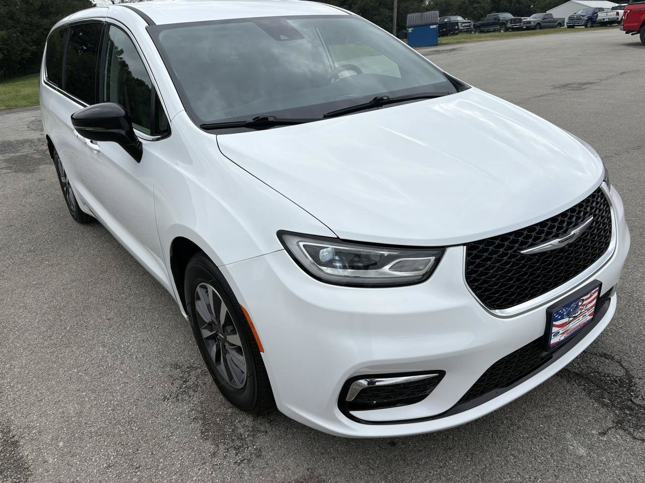 2024 Chrysler Pacifica PHEV