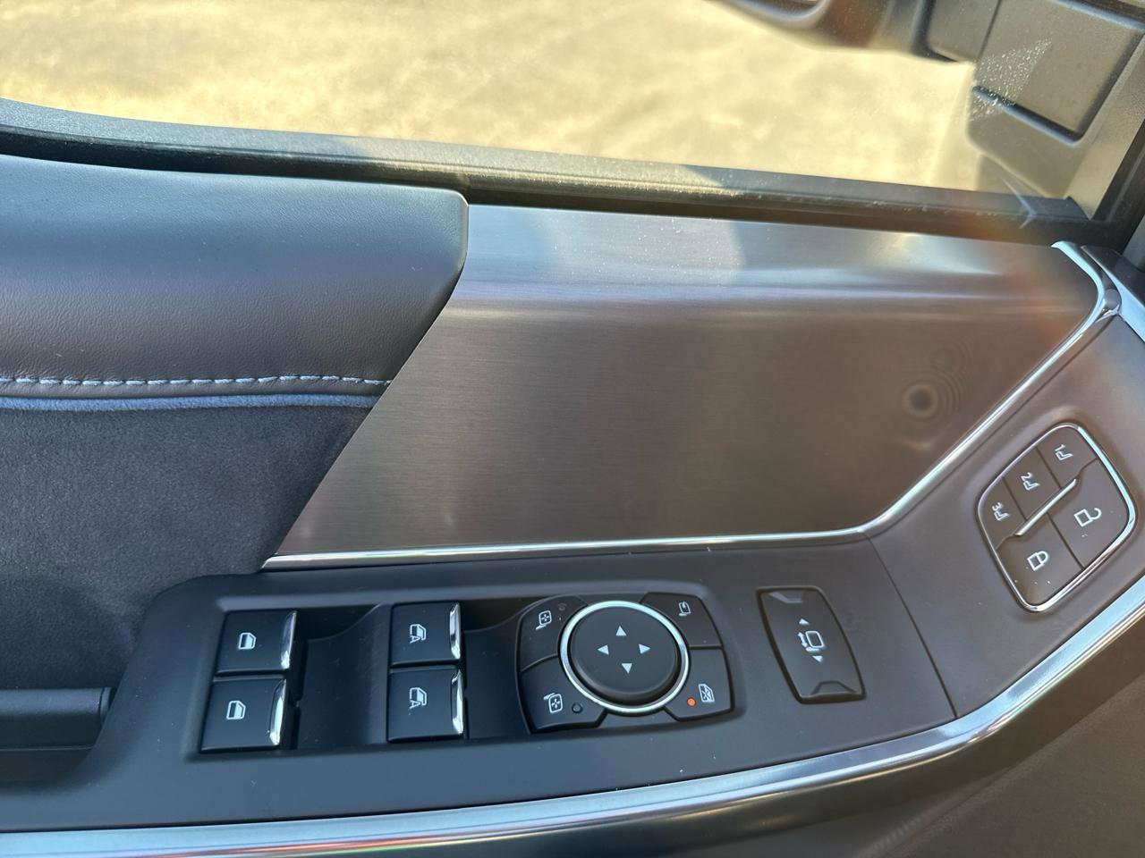2026 Ford F-350 Super Duty Platinum - Photo 33