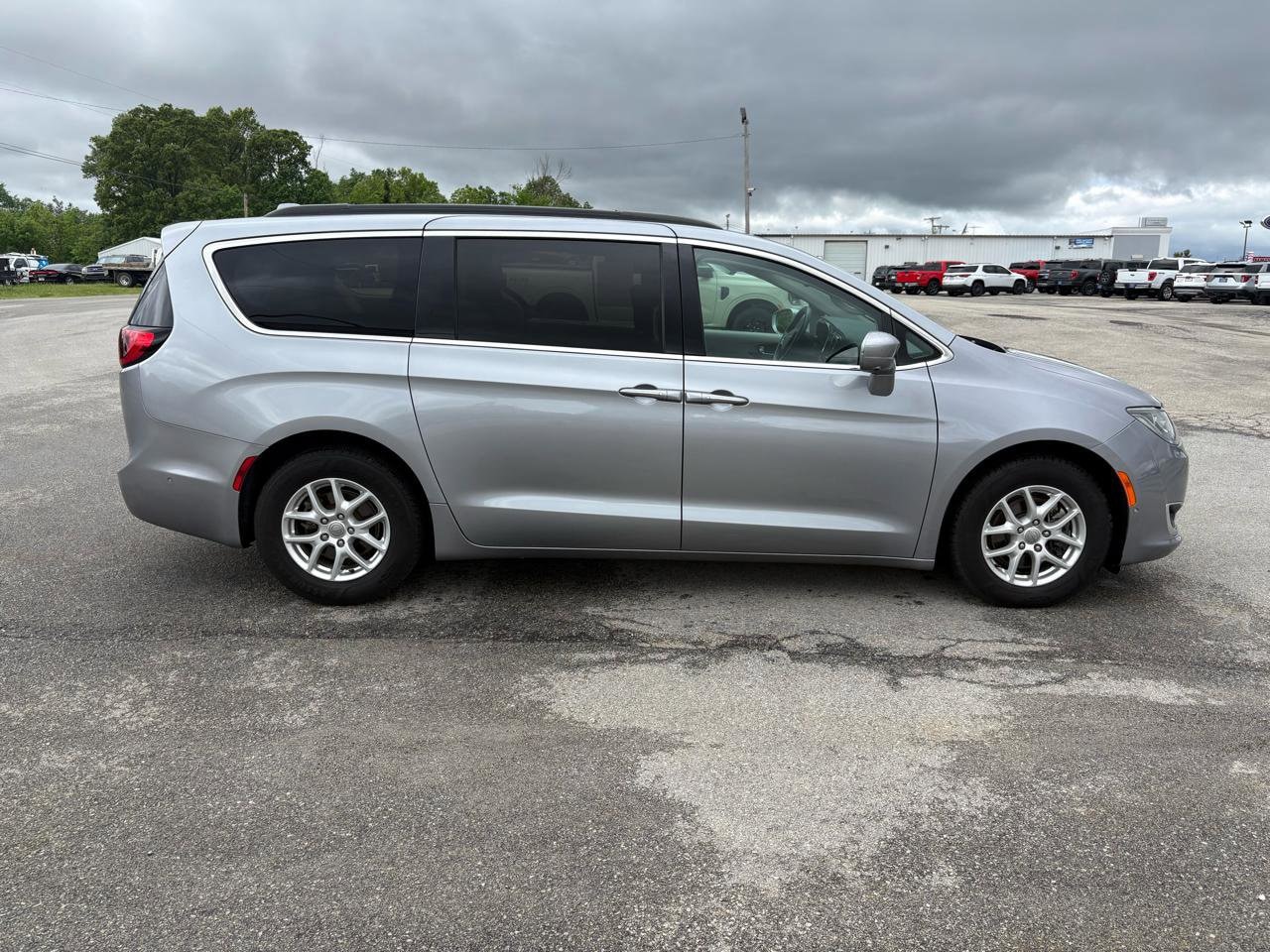 Used 2020 Chrysler Pacifica Touring with VIN 2C4RC1FG1LR120263 for sale in Brandenburg, KY