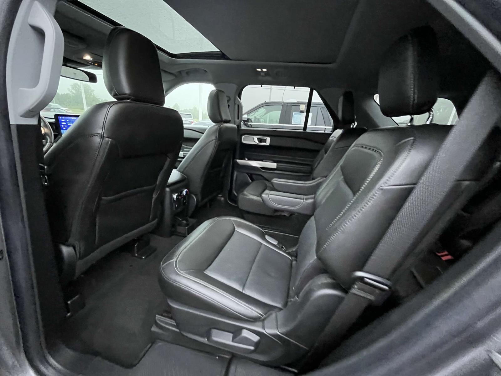 2022 Ford Explorer Limited - Photo 9