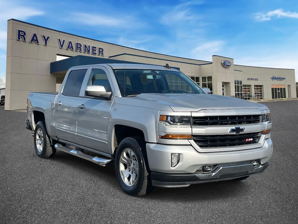 Used 2018 Chevrolet Silverado 1500 4WD Crew Cab 143.5 LT w/2LT Crew Cab Pickup