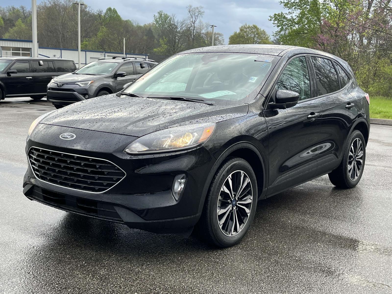 Used 2022 Ford Escape SEL with VIN 1FMCU9H92NUA54646 for sale in Clinton, TN