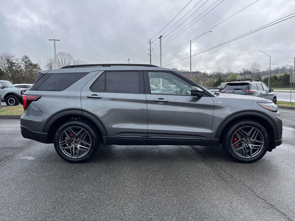 Used 2025 Ford Explorer ST-Line SUV
