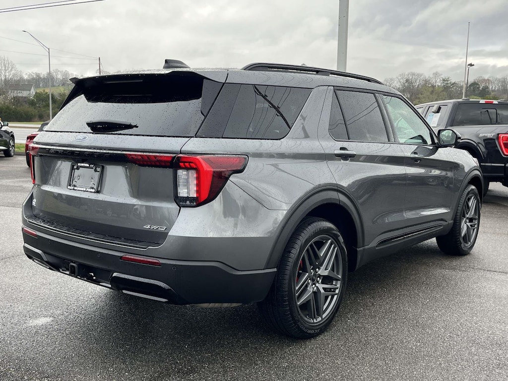 Used 2025 Ford Explorer ST-Line SUV