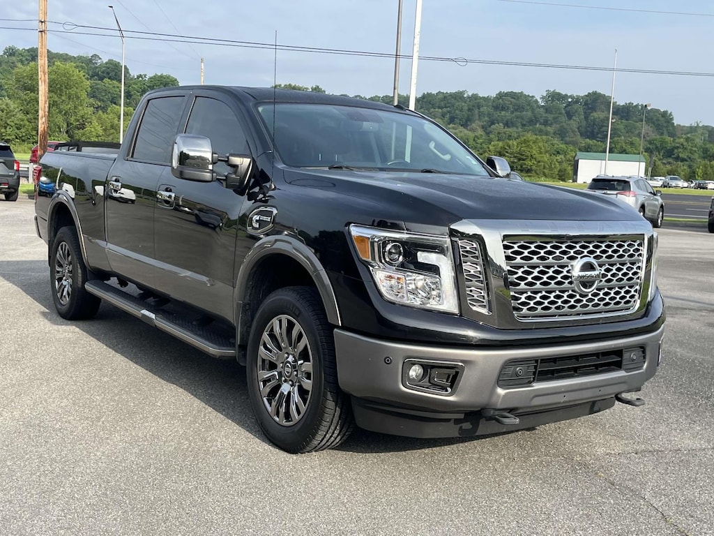 Used 2017 Nissan Titan XD 4x4 Diesel Crew Cab Platinum Reserve Crew Cab Pickup