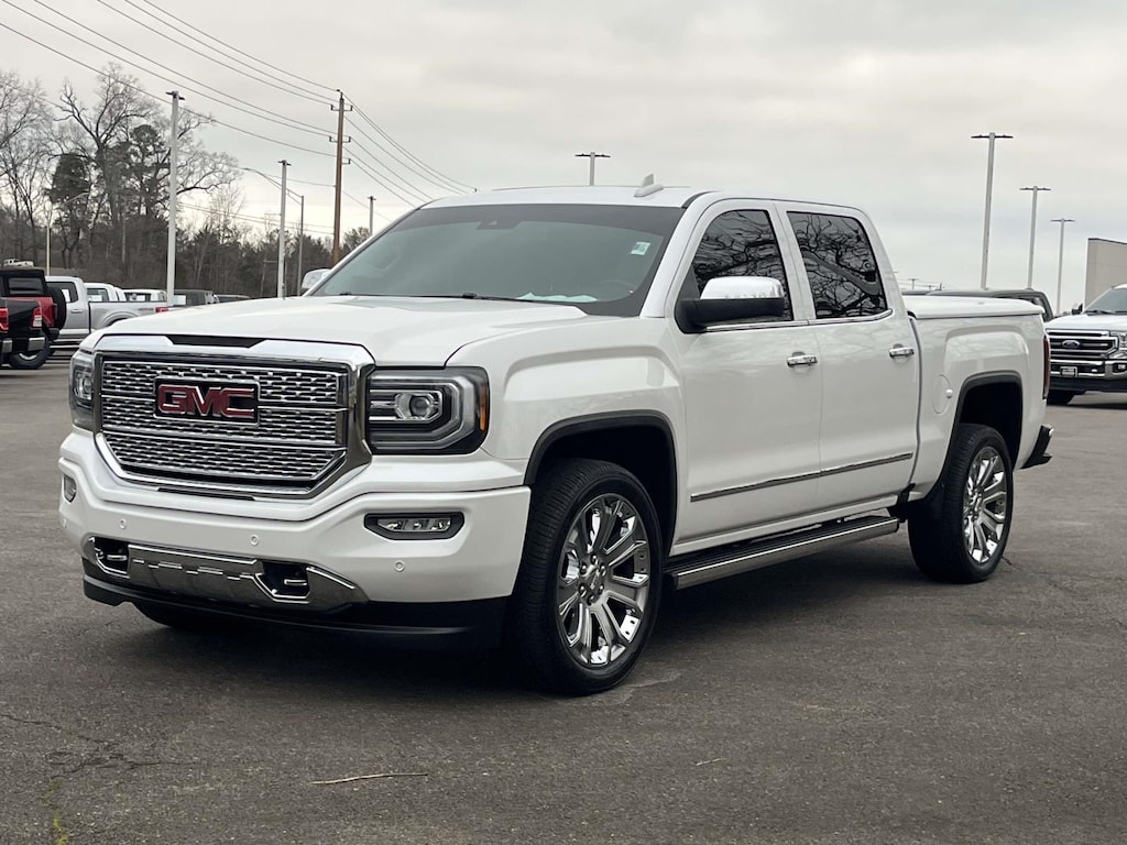 Used 2018 GMC Sierra 1500 4WD Crew Cab 143.5 Denali Crew Cab Pickup