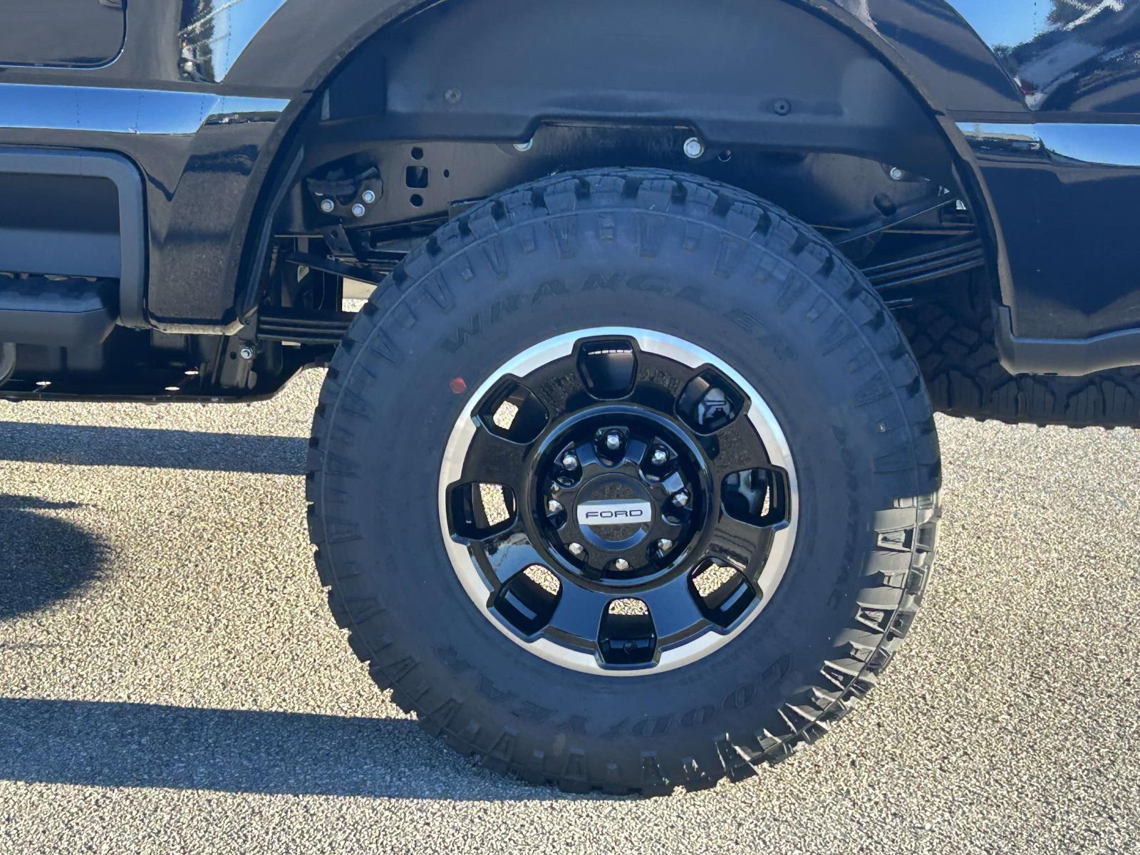 New 2027 Ford Super Duty F-250® Lariat® TRUCK