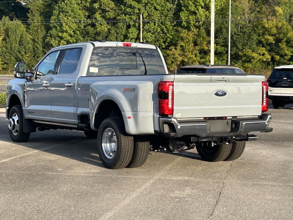 New 2026 Ford Super Duty F-350® Lariat® TRUCK