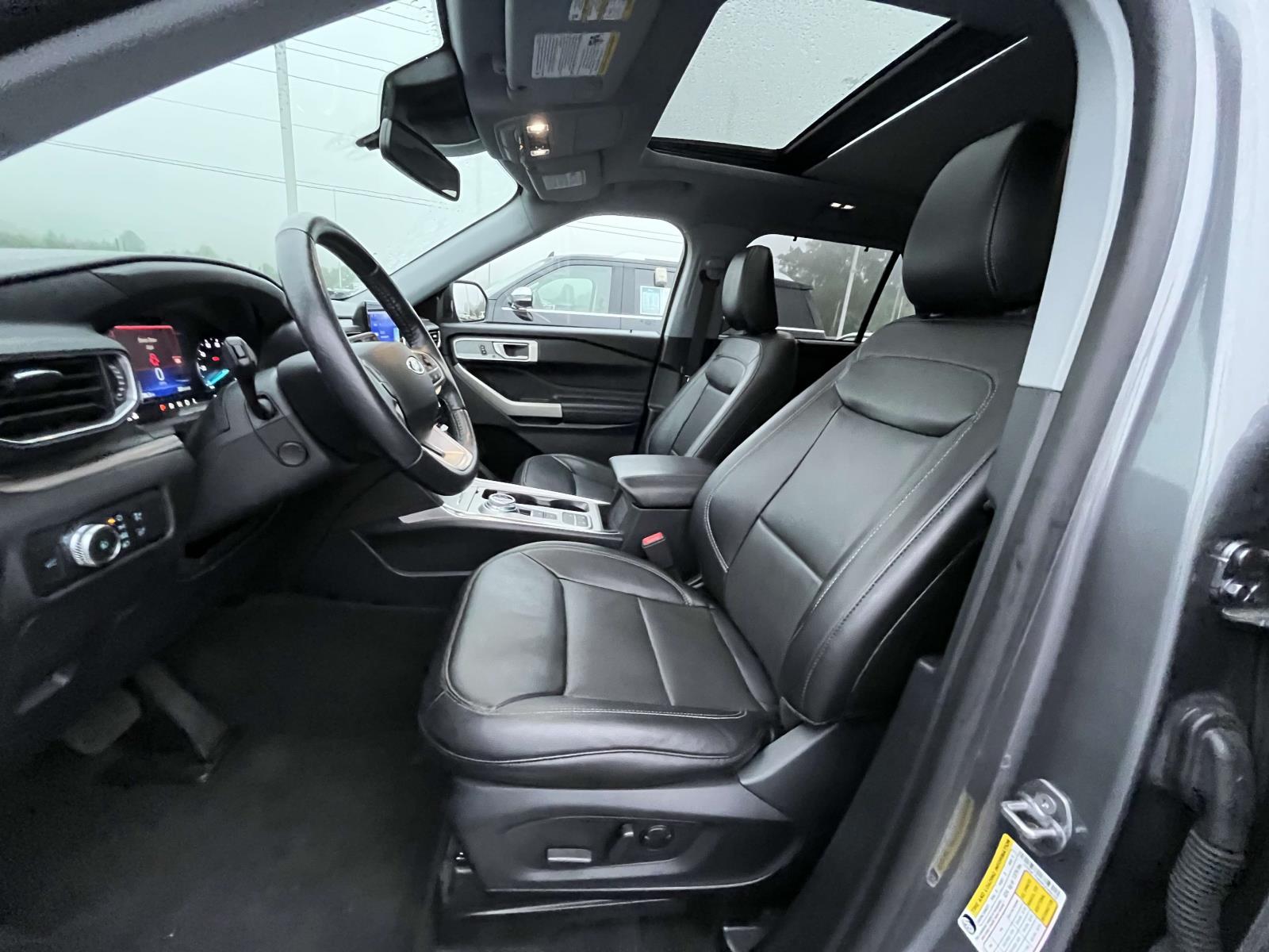 2022 Ford Explorer Limited - Photo 8