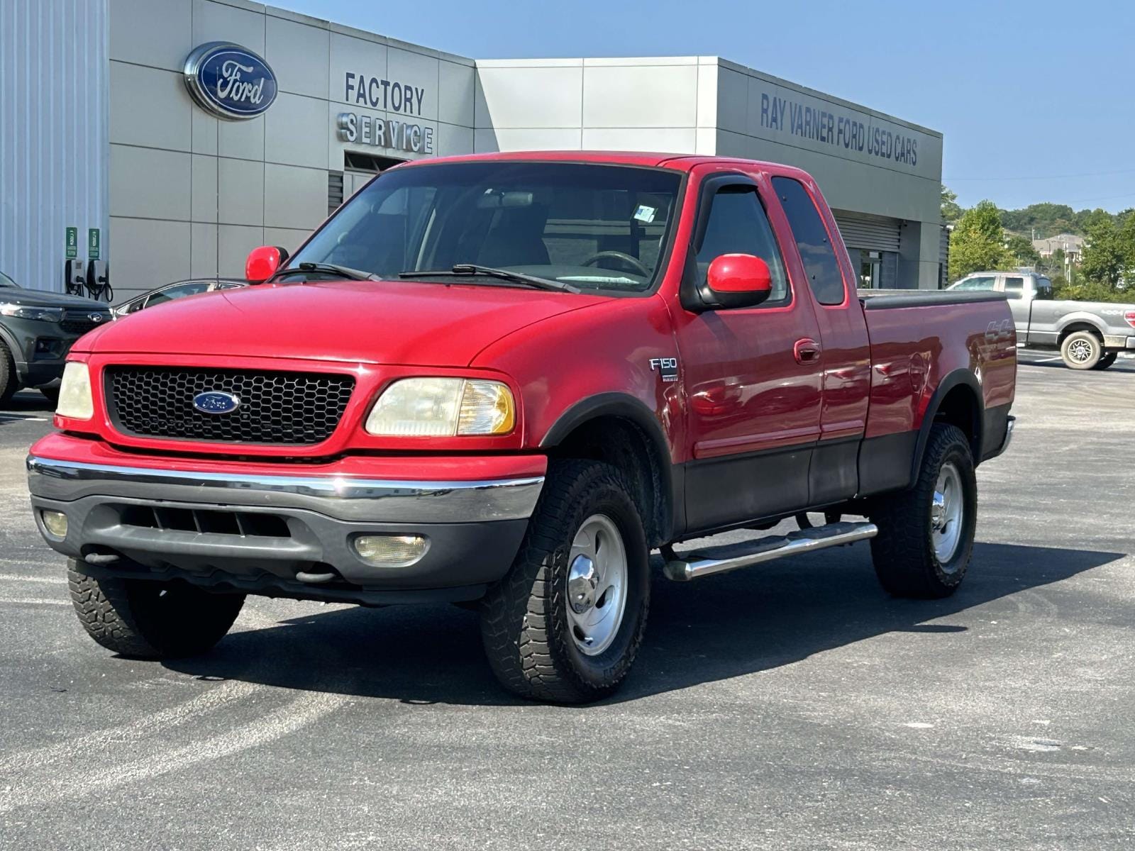 Used 2000 Ford F-150 XLT with VIN 1FTRX18W2YKB33019 for sale in Clinton, TN