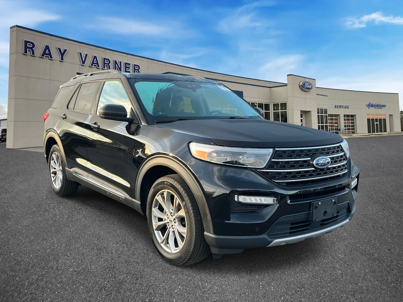 2022 Ford Explorer XLT's photo