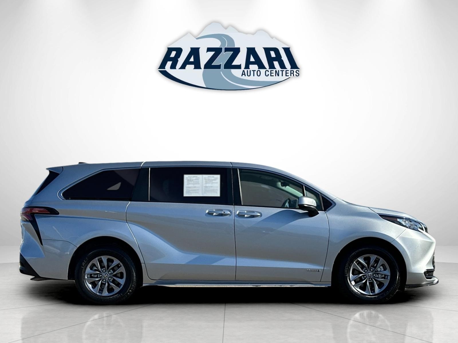 Used 2021 Toyota Sienna LE with VIN 5TDKRKEC5MS073221 for sale in Merced, CA