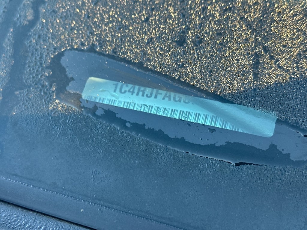 Used 2021 Jeep Grand Cherokee Laredo SUV