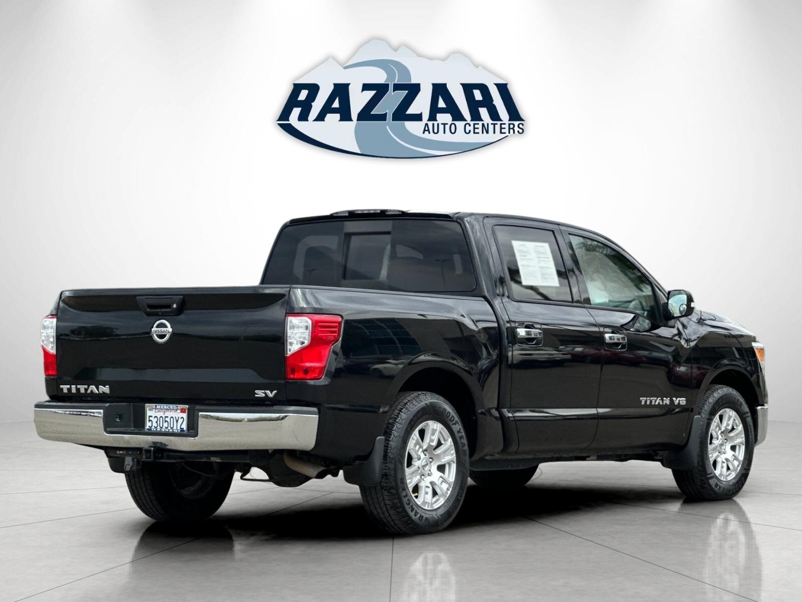2019 Nissan Titan SV photo 3