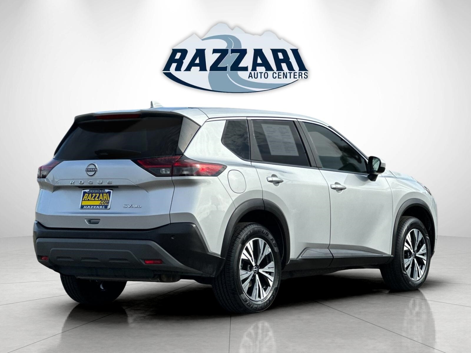 2023 Nissan Rogue SV photo 2