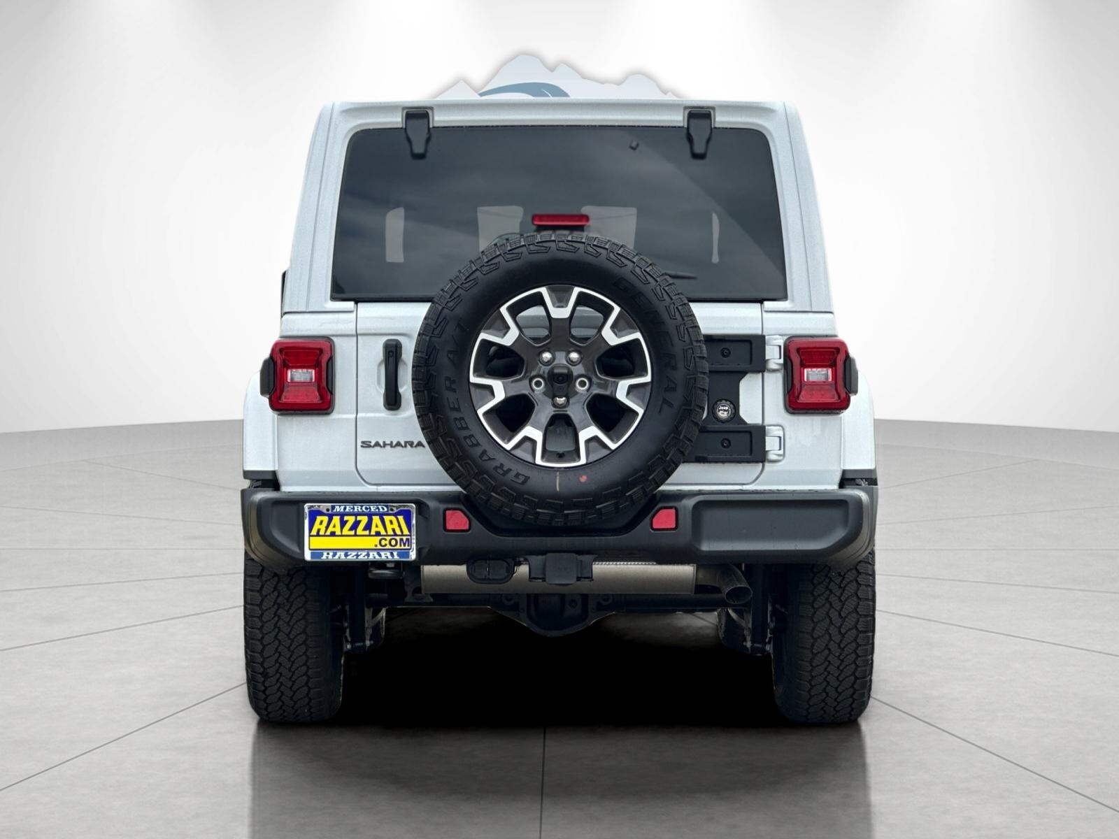 2025 Jeep Wrangler Sahara photo 4