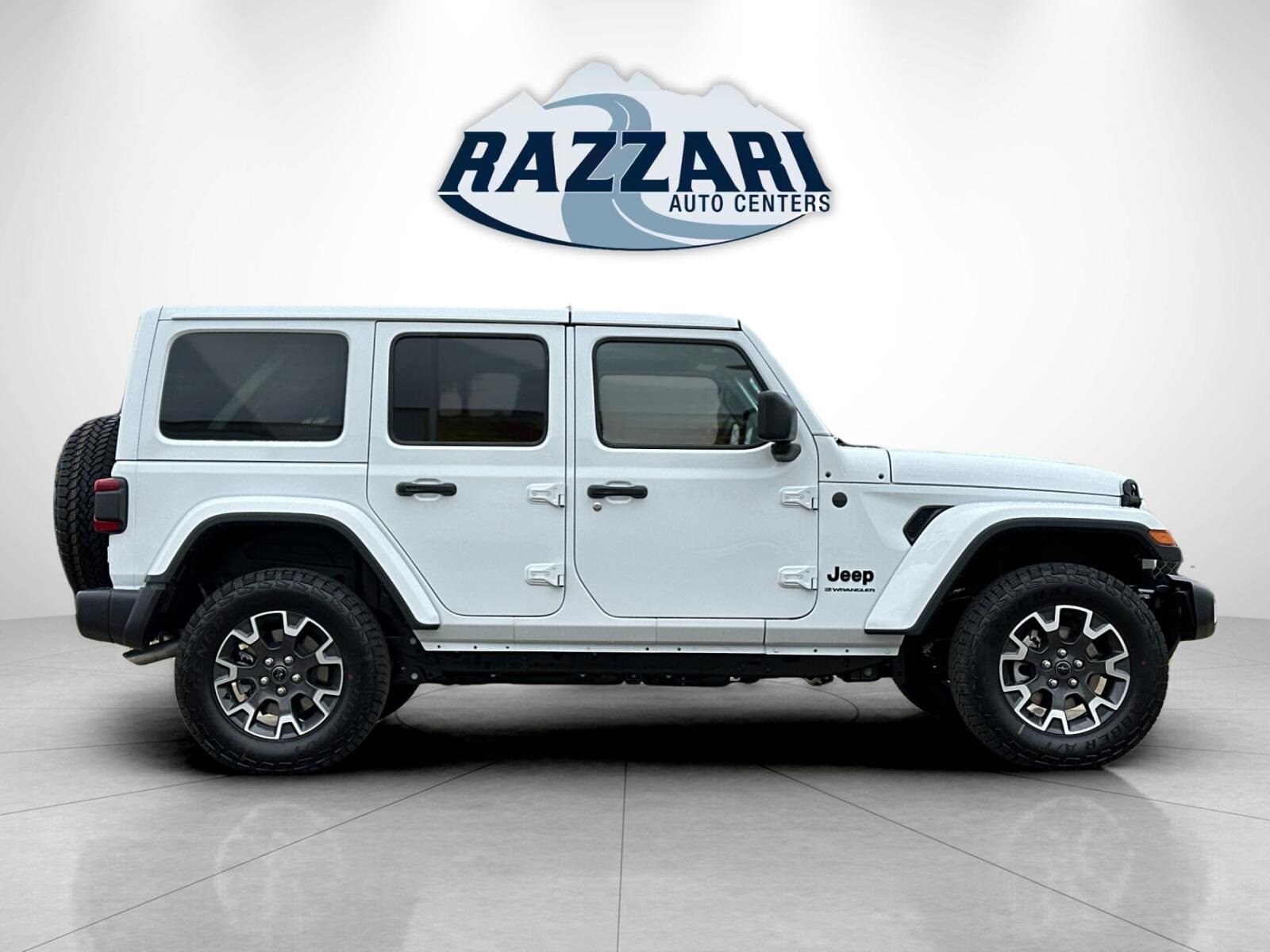 2025 Jeep Wrangler Sahara photo 2