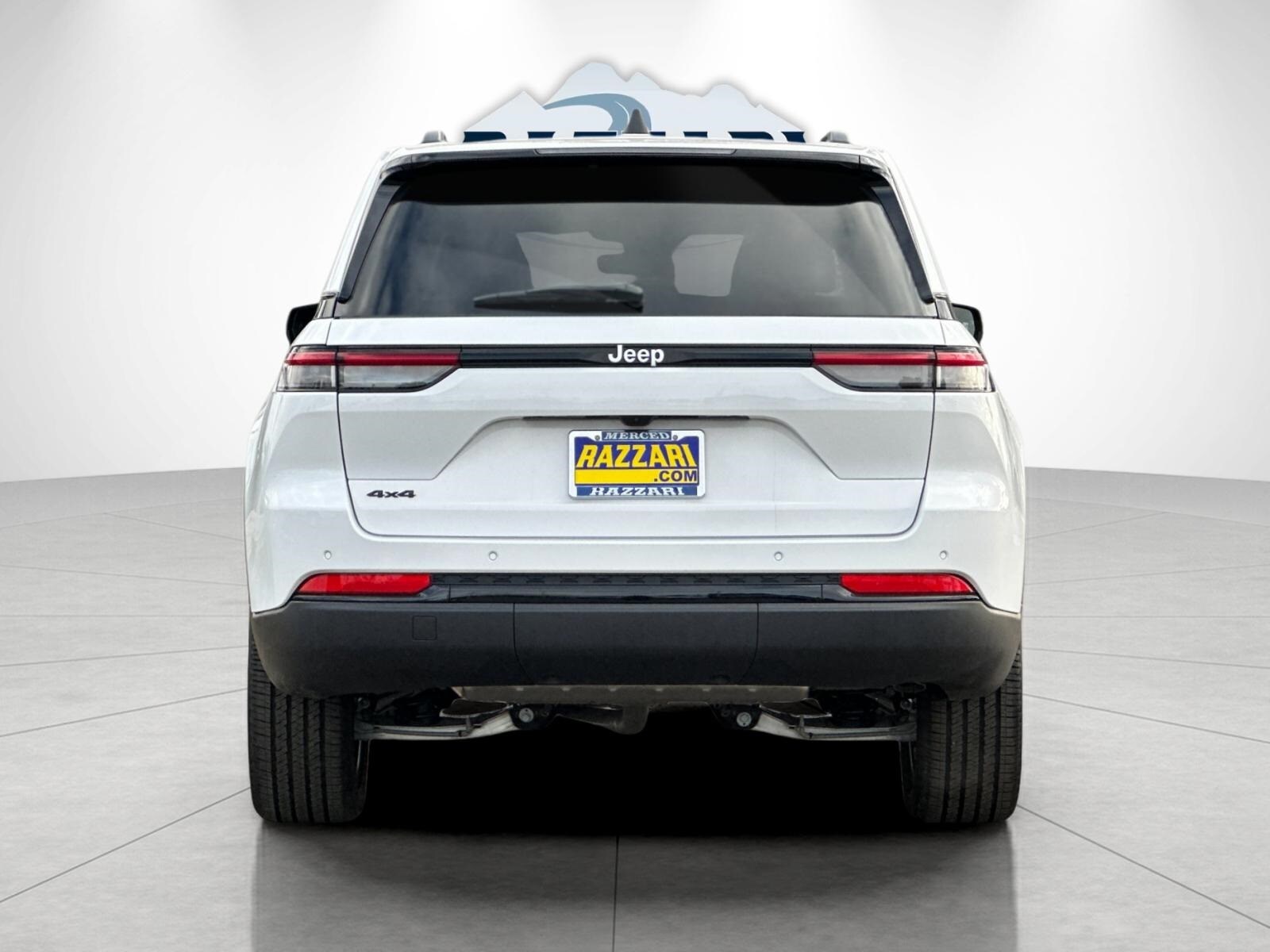 2025 Jeep Grand Cherokee Altitude photo 4