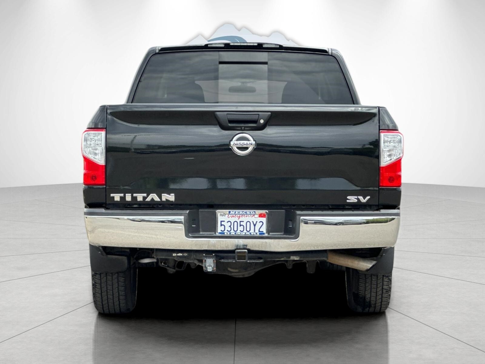 2019 Nissan Titan SV photo 4