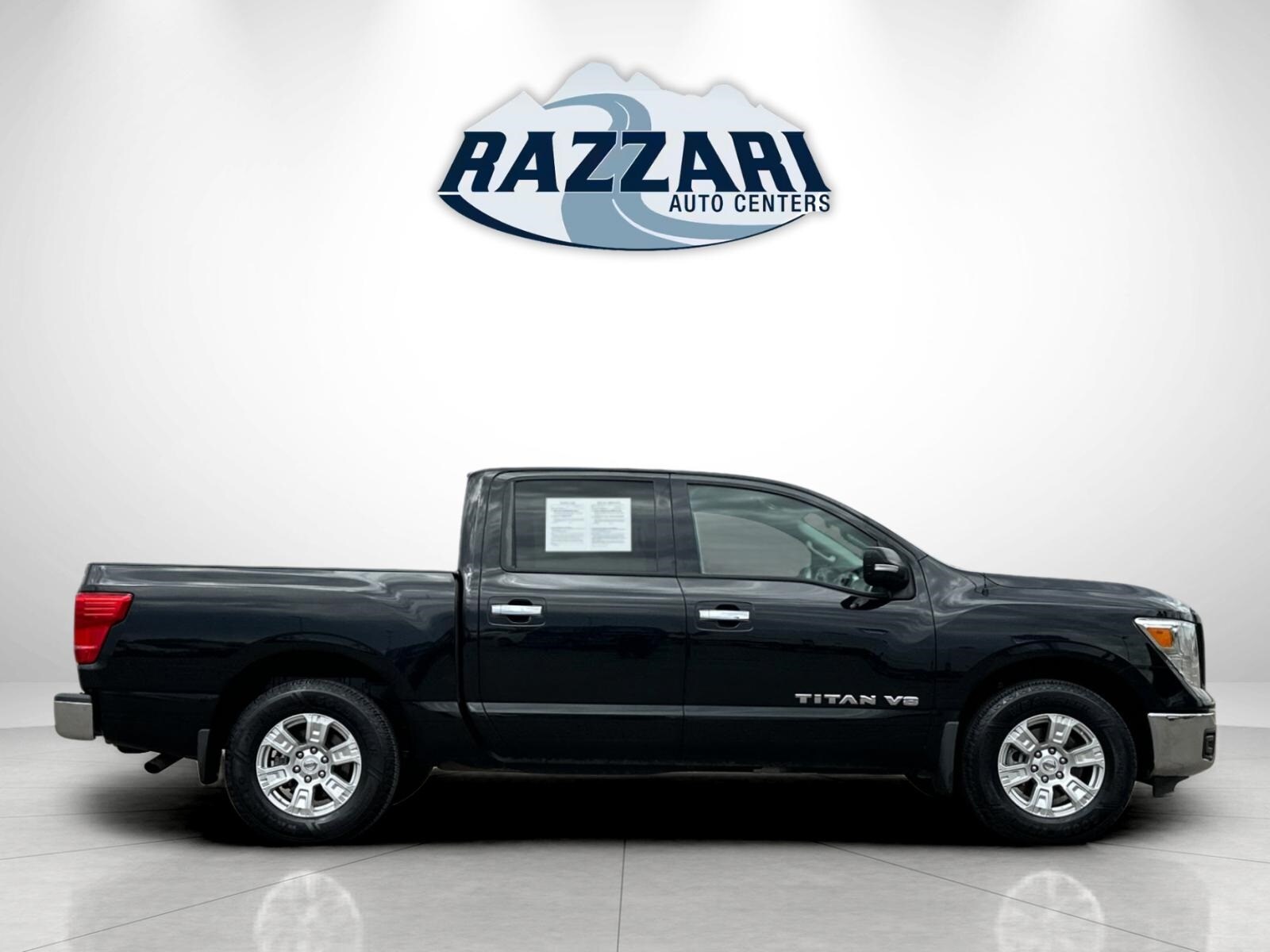 2019 Nissan Titan SV photo 2