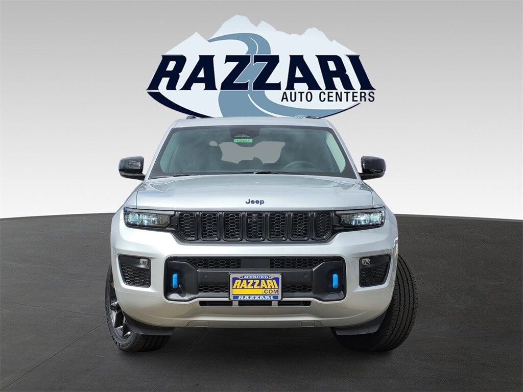 2023 Jeep Cherokee 80th Anniversary Edition Sport photo 2