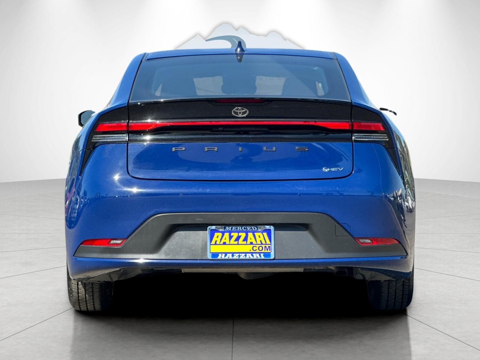 2024 Toyota Prius LE photo 4
