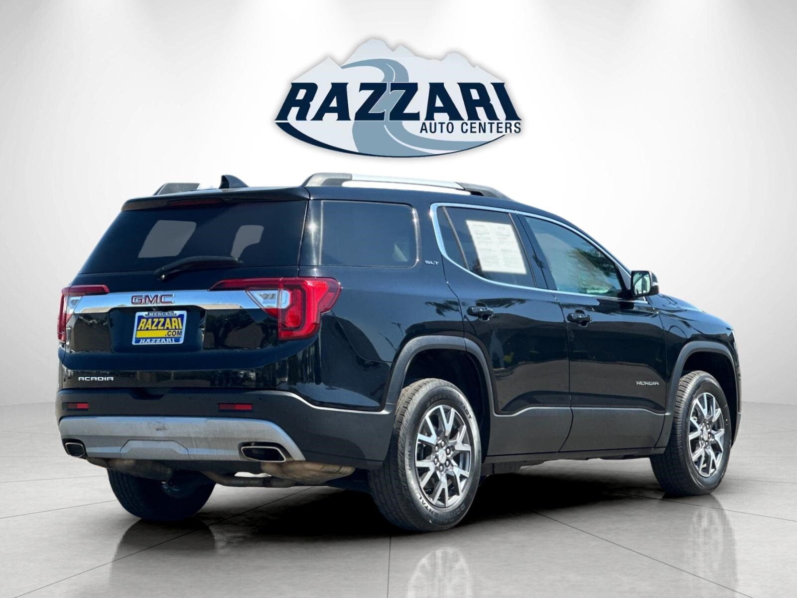 2023 Gmc Acadia SLT photo 2