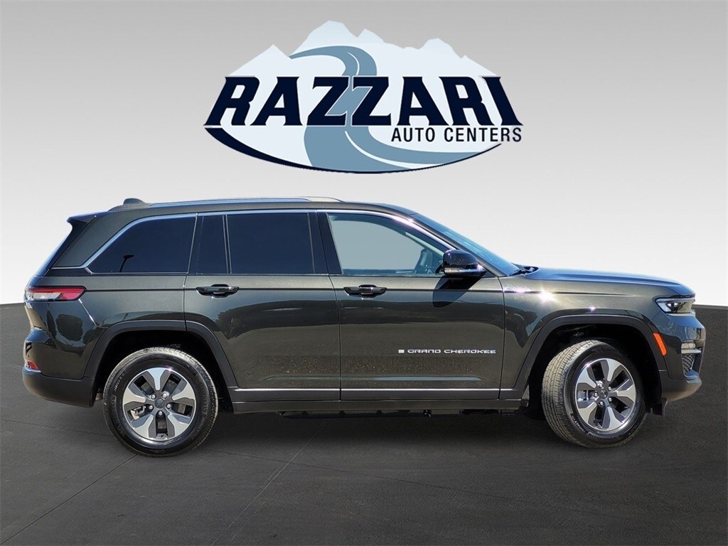 2023 Jeep Cherokee 4xe Base photo 4