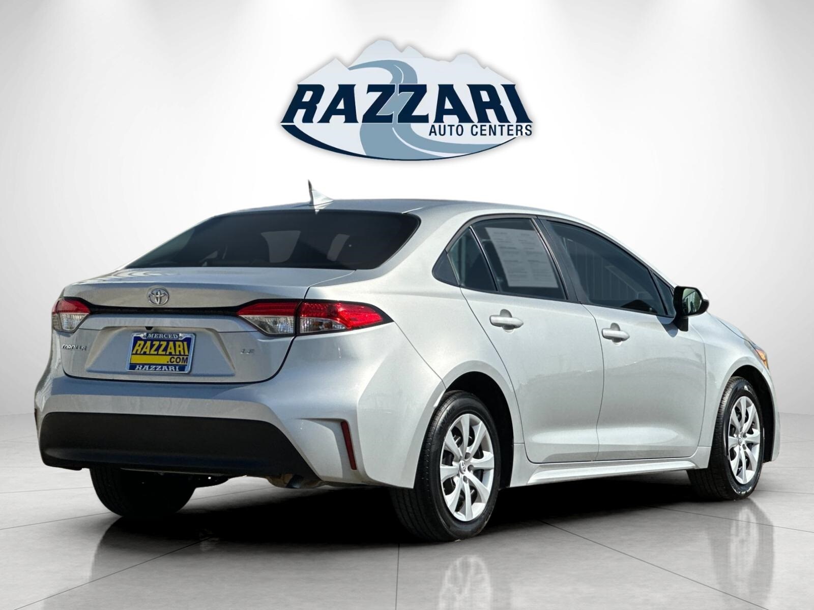 2024 Toyota Corolla LE photo 3