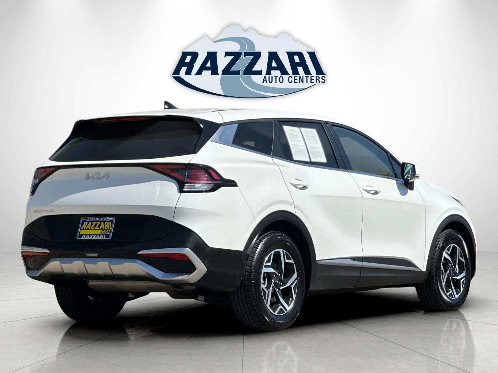 2023 Kia Sportage LX photo 3
