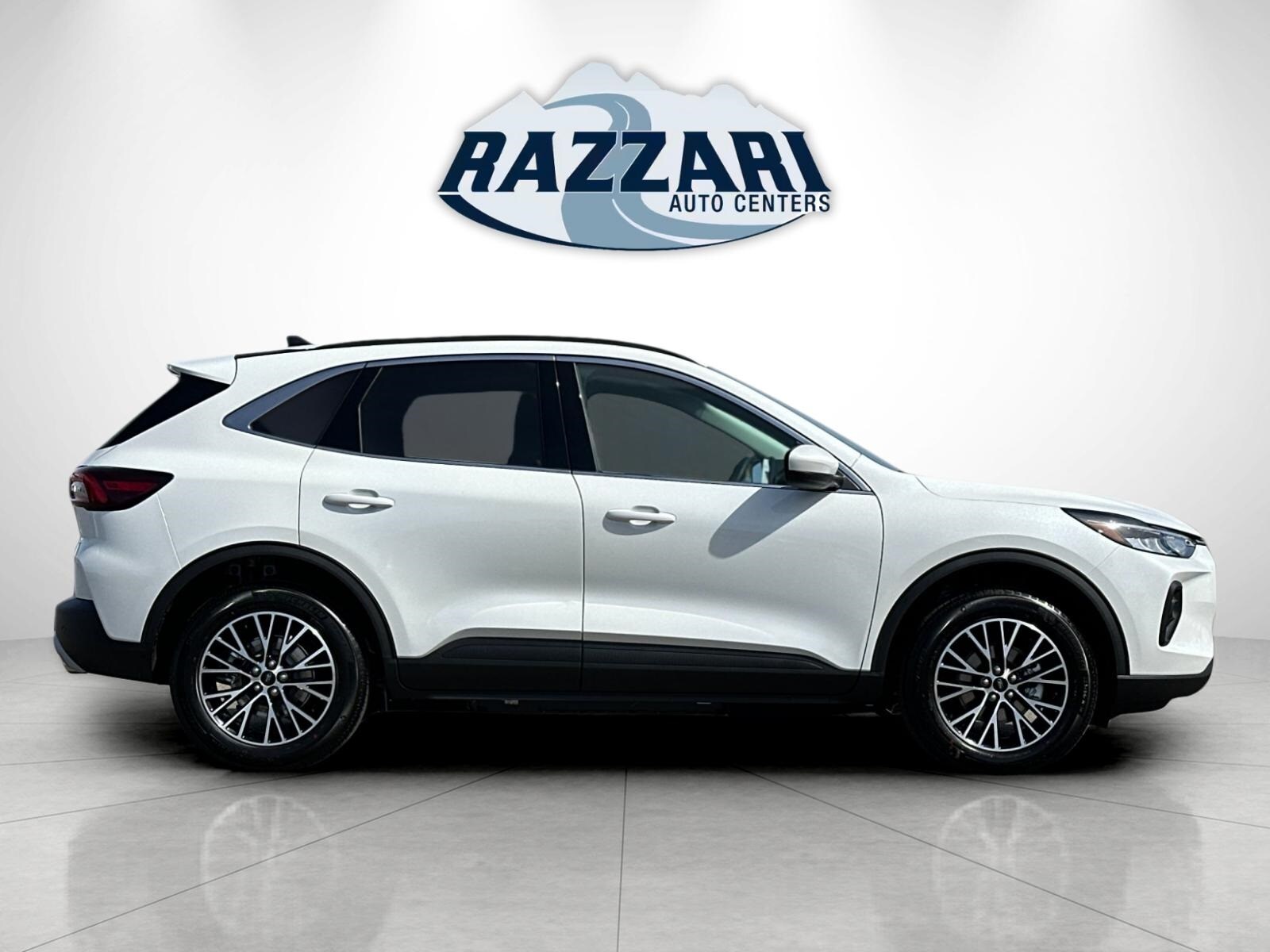 2025 Ford Escape Plug-In Hybrid photo 2
