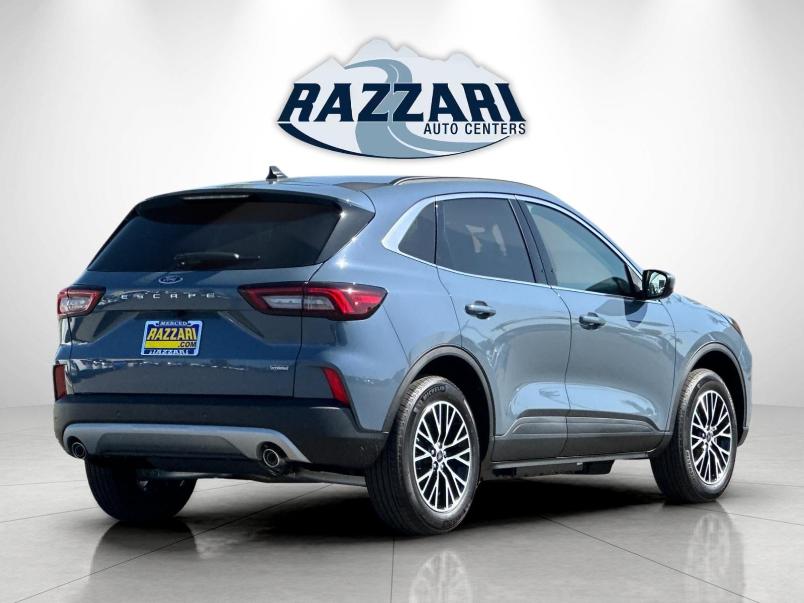 2025 Ford Escape Plug-In Hybrid photo 2