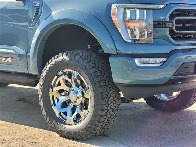 2023 Ford F-150 XLT photo 3