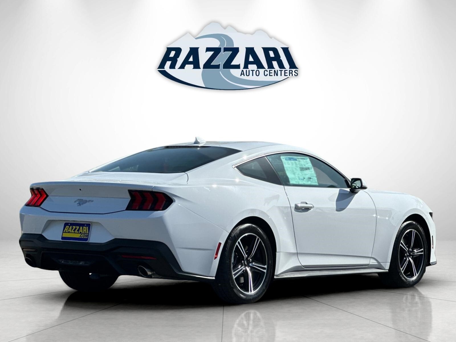 2025 Ford Mustang EcoBoost photo 3