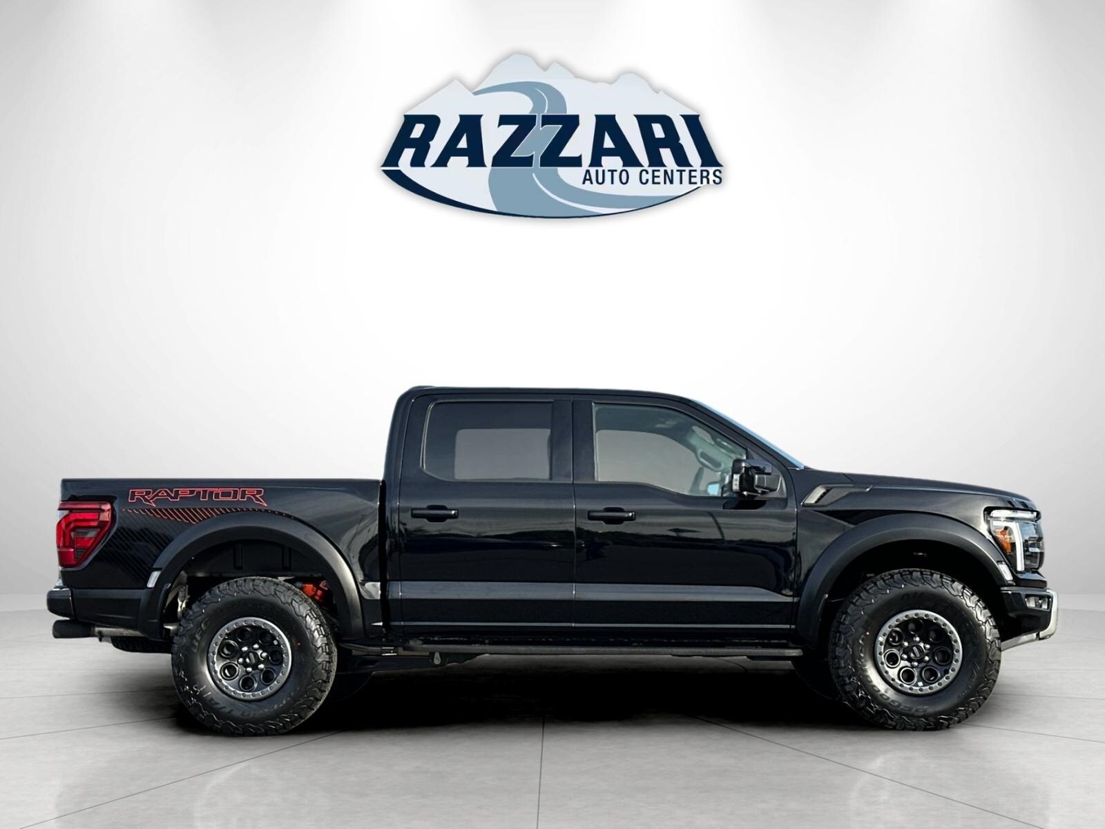 2025 Ford F-150 Raptor photo 2