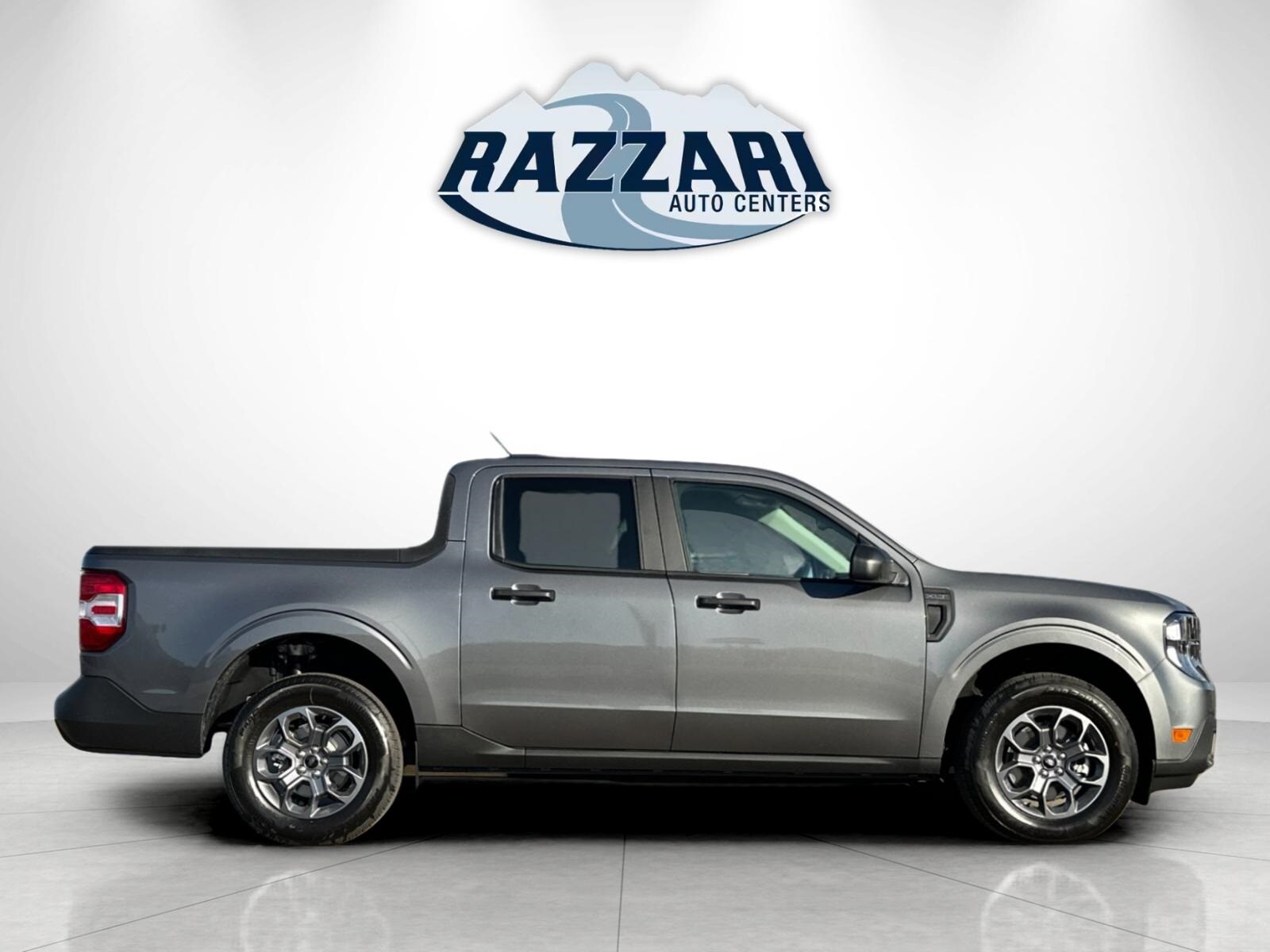 2025 Ford Maverick XLT photo 2