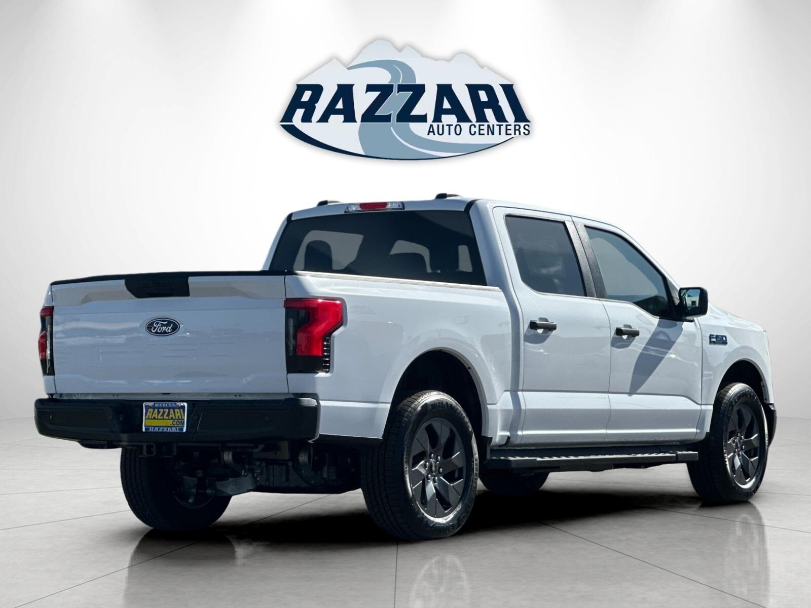 2025 Ford F-150 Lightning photo 2