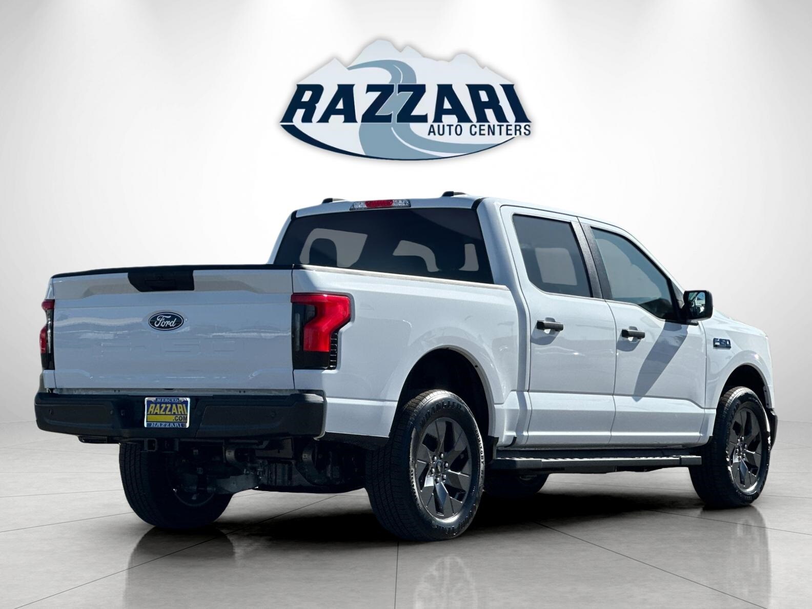 2025 Ford F-150 Lightning photo 3