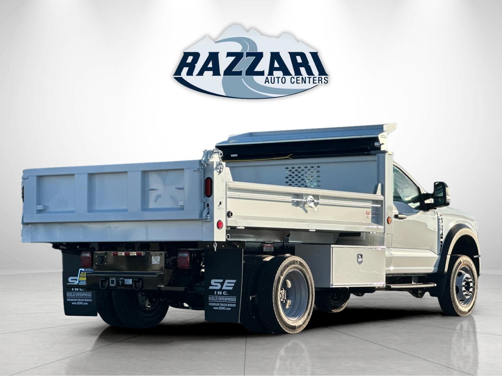 2024 Ford F-550 photo 3