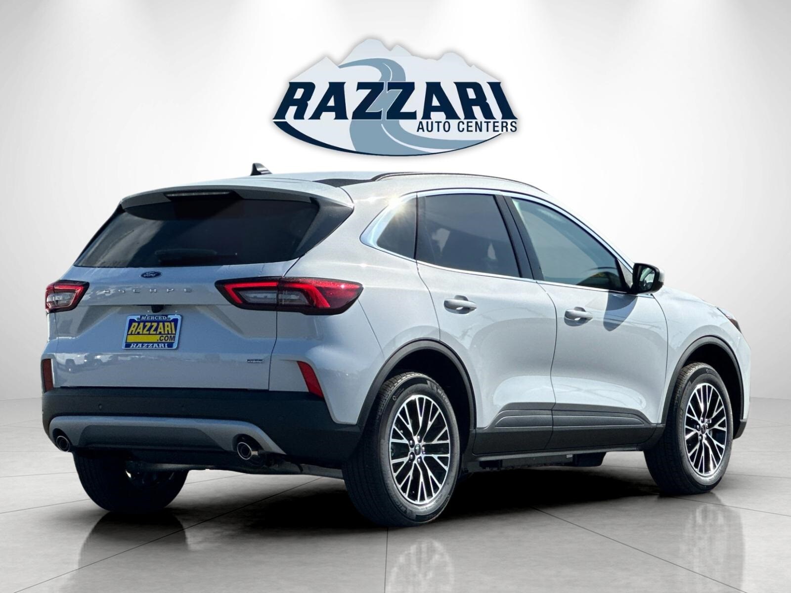 2025 Ford Escape Plug-In Hybrid photo 3