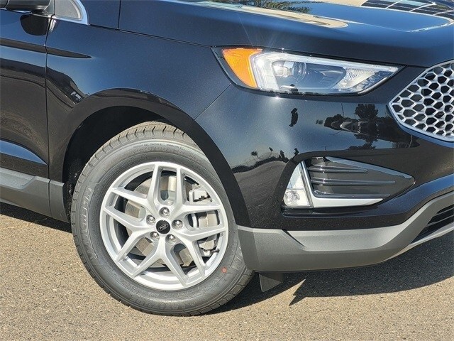 2024 Ford Edge SEL photo 3