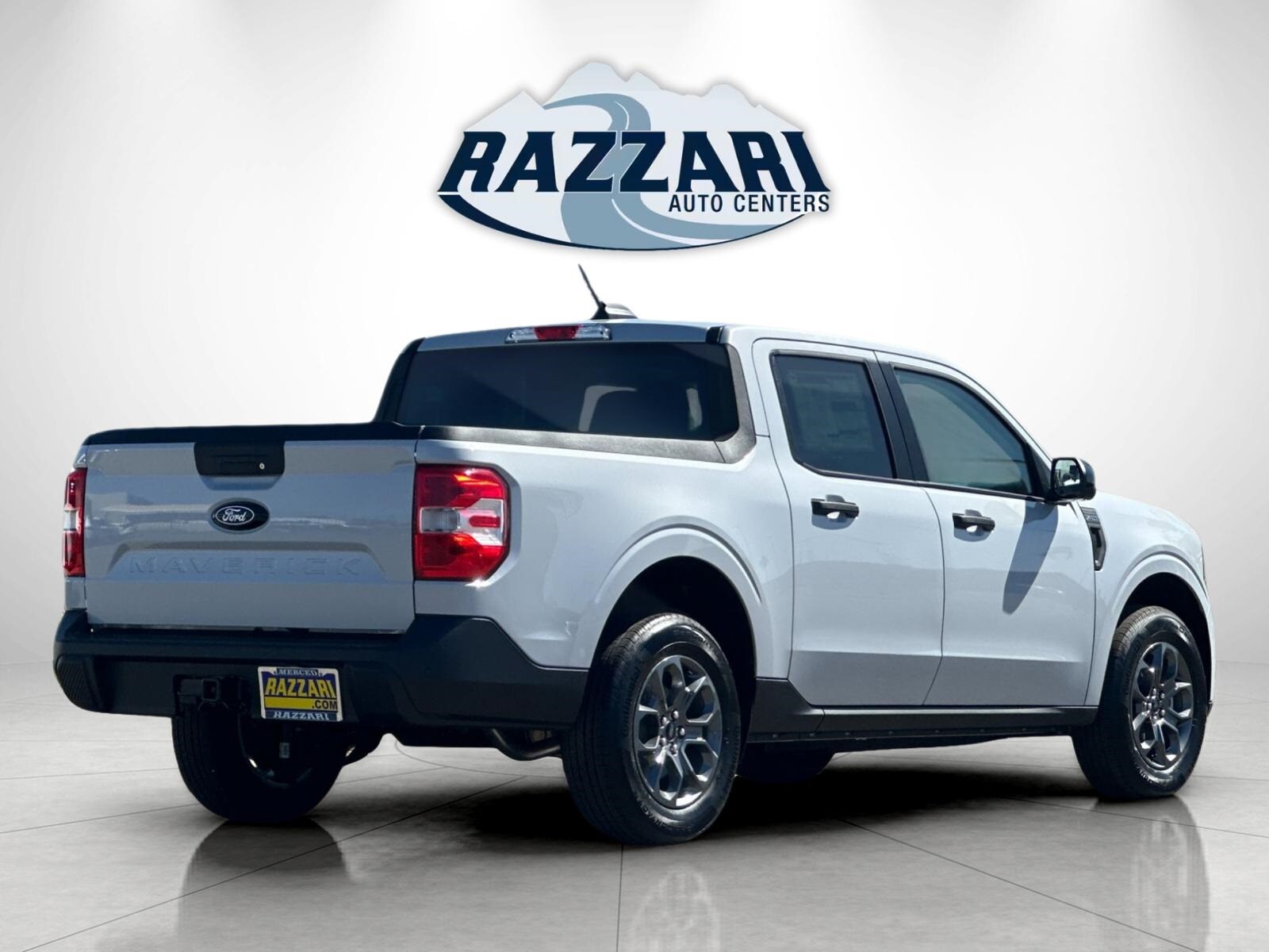 2025 Ford Maverick XLT photo 2