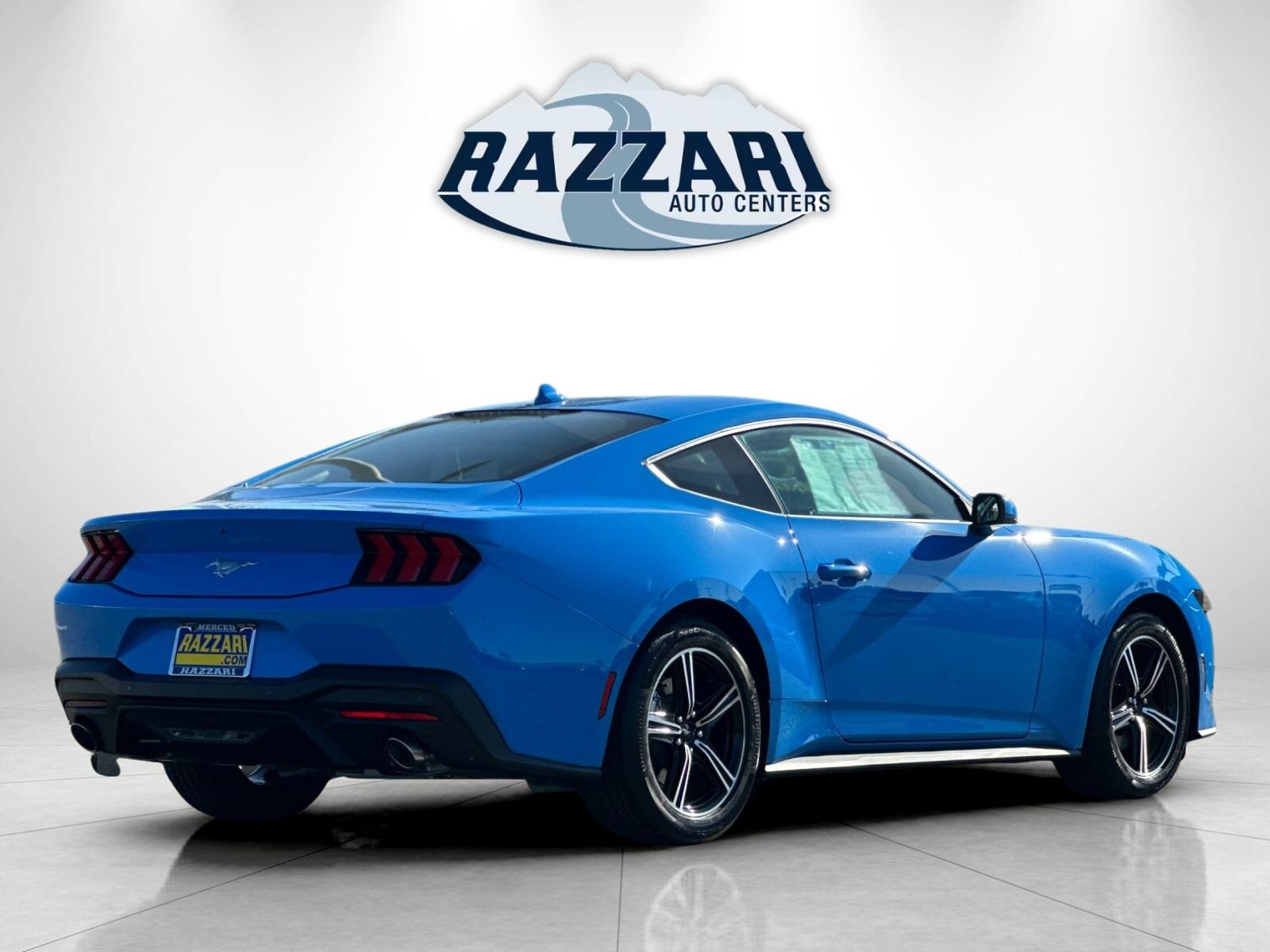 2025 Ford Mustang EcoBoost photo 3