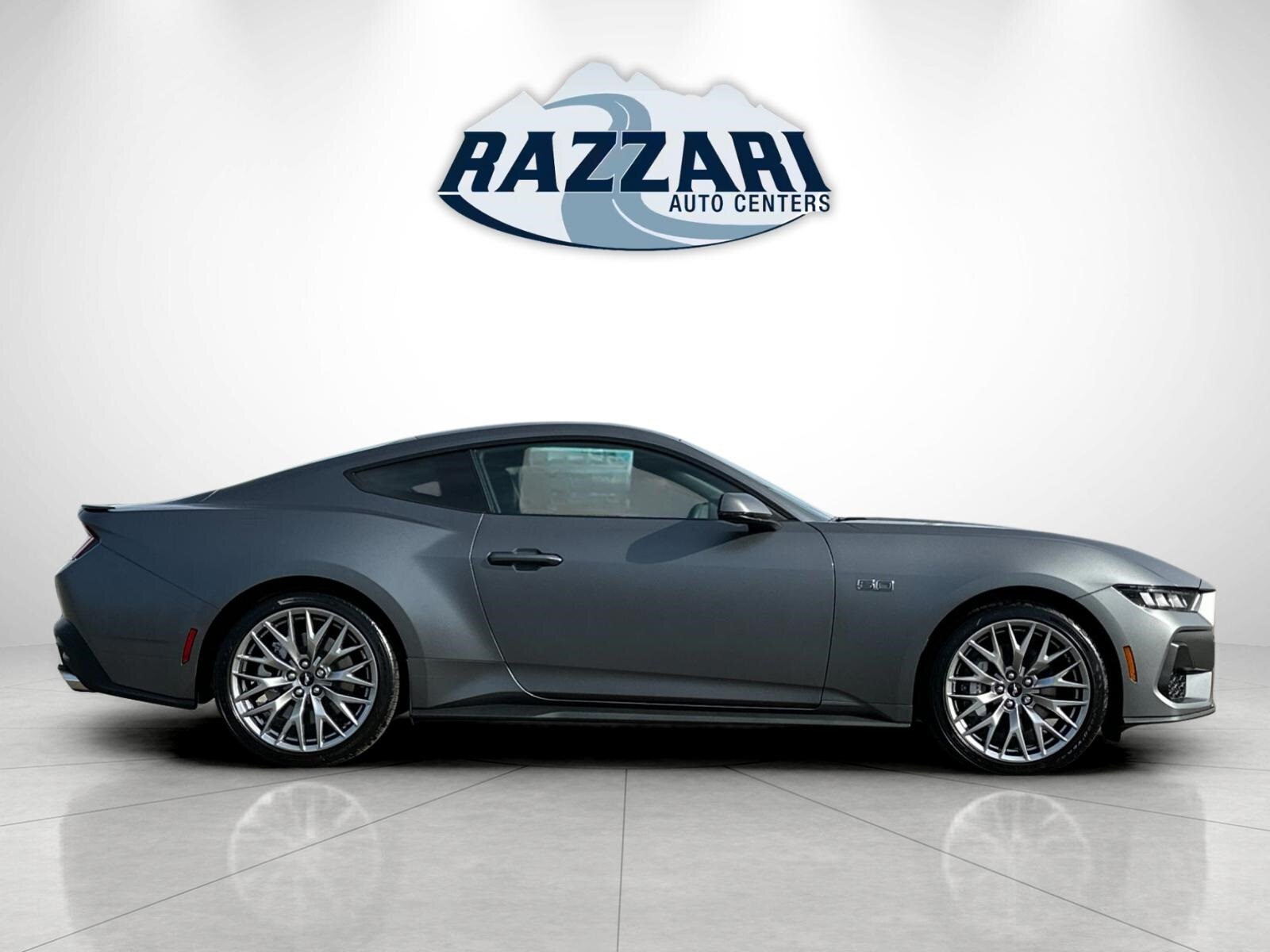 2025 Ford Mustang GT Premium photo 2