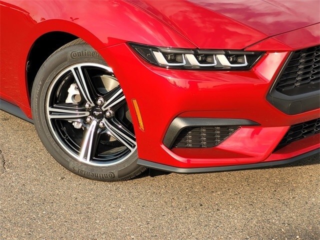 2024 Ford Mustang EcoBoost photo 3